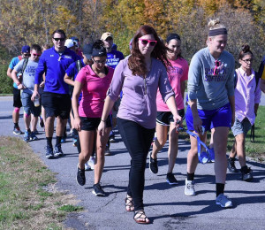 Students, faculty, and staff walk the Utica Campus of SUNY Poly for Breast Cancer Awareness. (Photo: Lynne Browne)